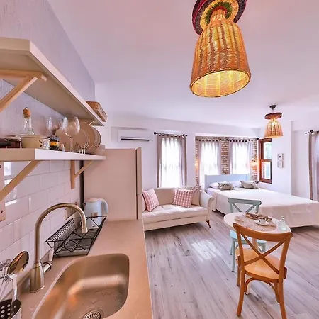 50 Meters To The Long Bazaar In Lavantakas 1 Square Apartment