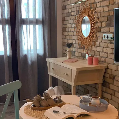 Apartment 50 Meters To The Long Bazaar In Lavantakas 1 Square *